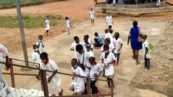 Alunos em escola de Malanje, Angola