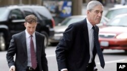 Bajo las reglas del Departamento de Justicia, Robert Mueller tiene que pedirle permiso de investigar asuntos adicionales a los que ya se ha especificado en su nombramiento como fiscal especial.
