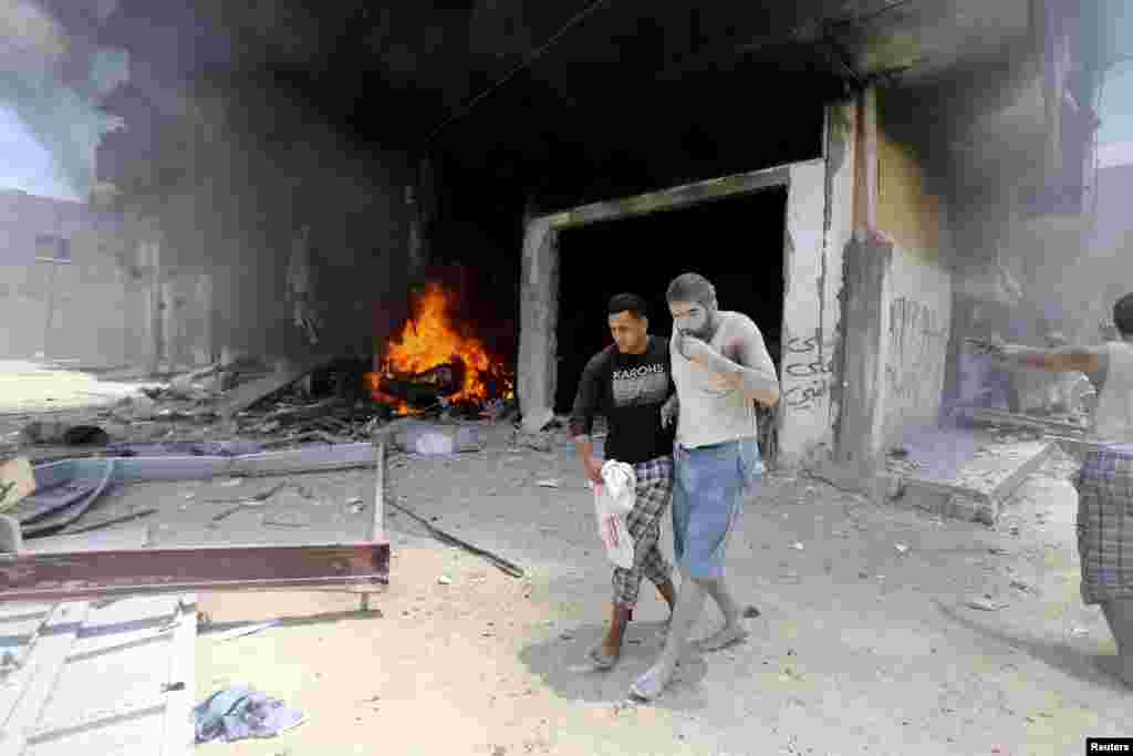 Ga'zoda yuz bergan Isroilning navbatdagi havo hujumidan so'ng. 20-iyul kuni kamida 50 falastinlik halok bo'lgan, hujum boshlangandan beri o'lganlar soni esa 400 dan oshdi.