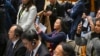 推特上的中国：“审查实况直播中” 中国官员活动现场阻挡澳籍记者成蕾遭抨击