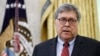 Jaksa Agung AS William Barr dalam konferensi pers mengenai penindakan hukum terhadap geng kriminal MS-13 di Gedung Putih, Washington, 15 Juli 2020. (Foto: AP /Patrick Semansky)