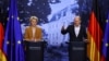 El canciller alemán, Olaf Scholz, y la presidenta de la Comisión Europea, Ursula von der Leyen durante una conferencia de prensa en Schloss Meseberg, Alemania, el 5 de marzo de 2023.