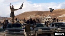 Wapiganaji wa kundi la Nusra Front, wenye ushirikiano na kundi la kigaidi la Al Qaeda
