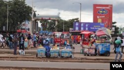 FILE: Okwenzakala emigwaqweni kwele Zimbabwe. (Columbus Mavhunga/VOA)