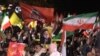 Sejumlah warga Iran turun ke jalan-jalan di Teheran, pada 1 Oktober 2024, merayakan serangan Iran ke wilayah Israel. (Foto: Majid Asgaripour/WANA (West Asia News Agency) via Reuters)