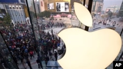 Perusahaan teknologi raksasa Apple mampu menghindari pajak dari sedikitnya 74 miliar dolar pendapatan selama empat tahun belakangan (foto: ilustrasi).
