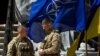 Військовослужбовці президентської гвардії України під час пресконференції президента України Володимира Зеленського та генерального секретаря НАТО Єнса Столтенберга. 29 квітня 2024 року. REUTERS/Томас Пітер