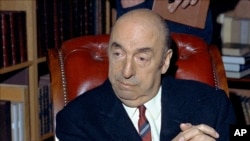 ARCHIVO - Foto de Pablo Neuda en París, el 21 de octubre de 1971, año en que ganó el Premio Nobel de Literatura.
