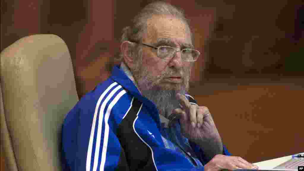 Fidel Castro assiste ao último dia do VII Congresso do Partido Comunista cubano, Havana, Cuba (19 Abril 2016) 