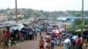 ဘင်္ဂလားဒေ့ရှ်နိုင်ငံ Cox' Bazar ဒေသက ကုတုပလောင်ရိုဟင်ဂျာ ဒုက္ခသည်စခန်းက ဈေးတခုမှာ တွေ့ရတဲ့ မြင်ကွင်း။ (ဇွန် ၀၂၊ ၂၀၂၀)