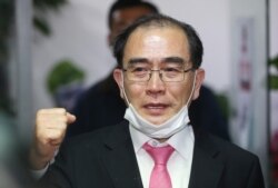 태영호 전 북한주재 영국공사가 15일 한국 국회의원 선거에서 미래통합당 후보로 당선이 확정된 후 소감을 밝히고 있다.