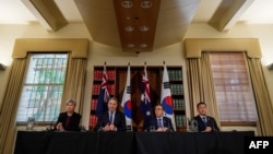 (왼쪽부터) 페니 웡 호주 외교장관, 리처드 말스 호주 부총리 겸 국방부 장관, 조태열 한국 외교부 장관, 신원식 한국 국방부 장관이 1일 멜버른에서 열린 한-호주 외교 및 국방장관 회담 후 공동 기자회견을 했다.