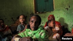 Faatumaa Huseen, dubartii umuriin oggaa 65, maatii wajjin magaala Dasee bakka namoonnisababa waraanaatiin buqahan yeroof keessa jiraatan keessatti, Onkoloolessa 8, 2021