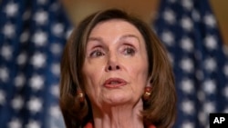 La presidenta de la Cámara de Representantes de Estados Unidos, Nancy Pelosi instó a los demócratas a mantener en privado sus desacuerdos.