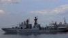 Kapal Angkatan Laut Rusia, Admiral Tributs, sebuah kapal besar anti-kapal selam, terlihat saat berlabuh di area pelabuhan selatan di metro Manila, Filipina, 3 Januari 2017. (Foto: REUTERS/Romeo Ranoco)