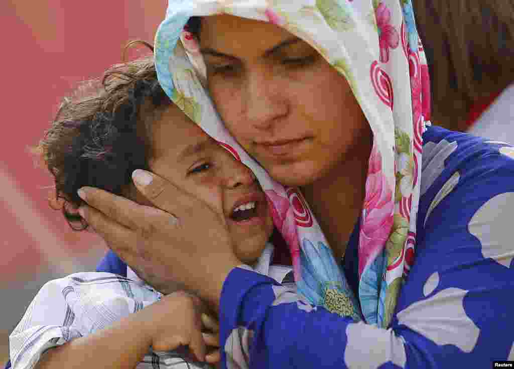 اقوامِ متحدہ نے کیا ہے کہ ترکی ہر ممکن مدد کر رہا ہے لیکن پناہ گزینوں کی تعداد بہت زیادہ ہے۔