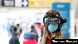 Las autoridades italianas han recurrido a cascos inteligentes equipados con sensores térmicos que pueden detectar a un visitante enfermo con fiebre, uno de los síntomas del coronavirus.