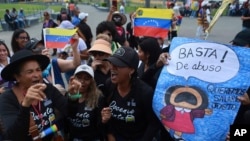 Trabajadores de diversos sectores marcharon en Caracas para exigir salarios justos, el 1 de mayo de 2024.