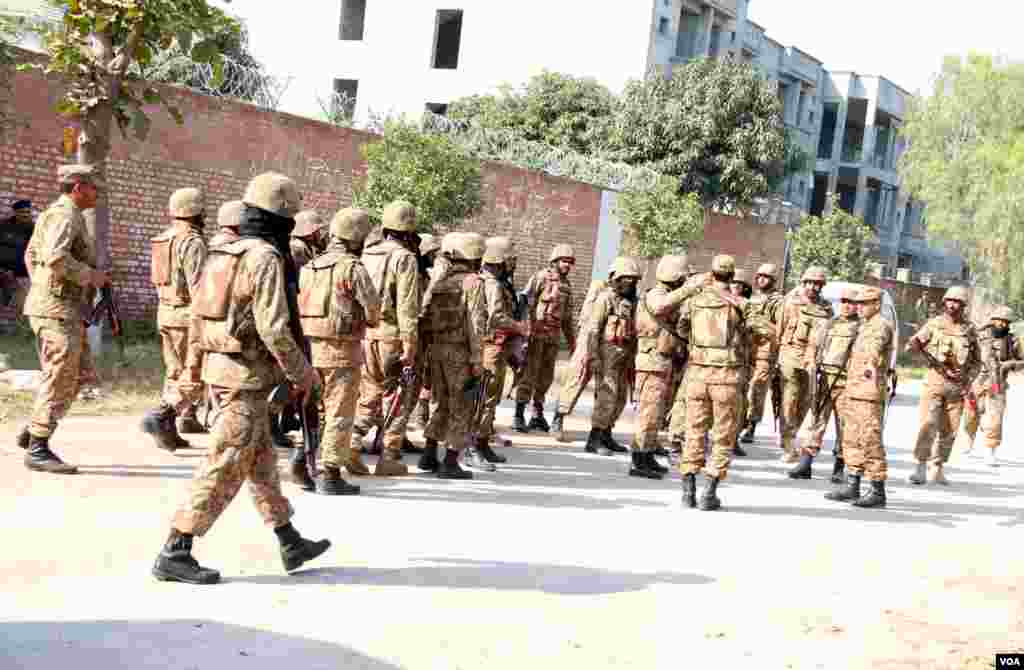 Pokistonning Peshovar shahrida shialar masjidiga jangarilar bostirib kirib, o't ochgan. Kamida 19 kishi halok bo'lgan. 60 odam yarador. Toliblar hujumni amalga oshirganini aytayapti.