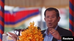 លោកនាយករដ្ឋមន្ត្រី ហ៊ុន សែន ថ្លែងនៅក្នុងពិធីសម្ពោធគម្រោងការពារទឹកជំនន់ក្រោមការឧបត្ថម្ភពីប្រទេសជប៉ុន នៅរាជធានីភ្នំពេញ ថ្ងៃទី៤ ខែមីនា ឆ្នាំ២០១៩។ 
