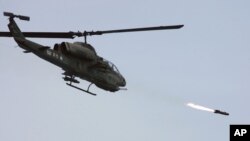AH-1W 공격헬리콥터에서 '헬파이어' 지대공 미사일이 발사됐다. (자료사진)