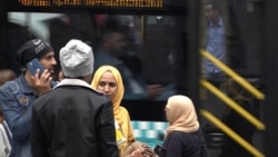 FILE - Syrian refugees are seen in a commercial district in Istanbul. President Recep Tayyip Erdogan is facing growing domestic pressure over the presence in Turkey of over three and half million Syrian refugees. (Dorian Jones/VOA)