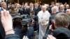 Francis Delights Pilgrims with Informal 1st Sunday Address