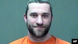 Después de su exitoso personaje como Screech, en Salvados por la campana, Dustin Diamond, únicamente ha participado de pequeños proyectos, de bajo presupuesto.