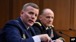 El general Tod Wolters hablando ante congresistas, el 25 de febrero de 2020, sobre el papel de los militares ante el avance de la pandemia.