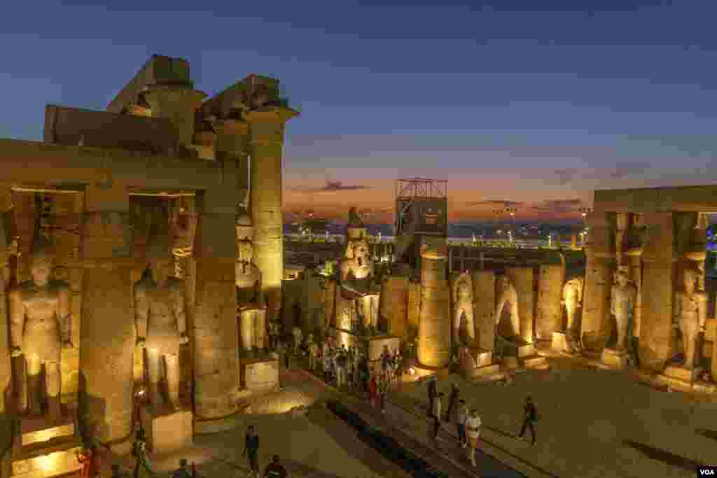 Local officials say the number of tourists doubled at Luxor Temple on the day after the Avenue of the Sphinxes reopened on Nov. 26, 2021. (Hamada Elrasam/VOA)