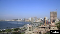 Vista geral da baía de Luanda a partir da fortaleza de S. Miguel