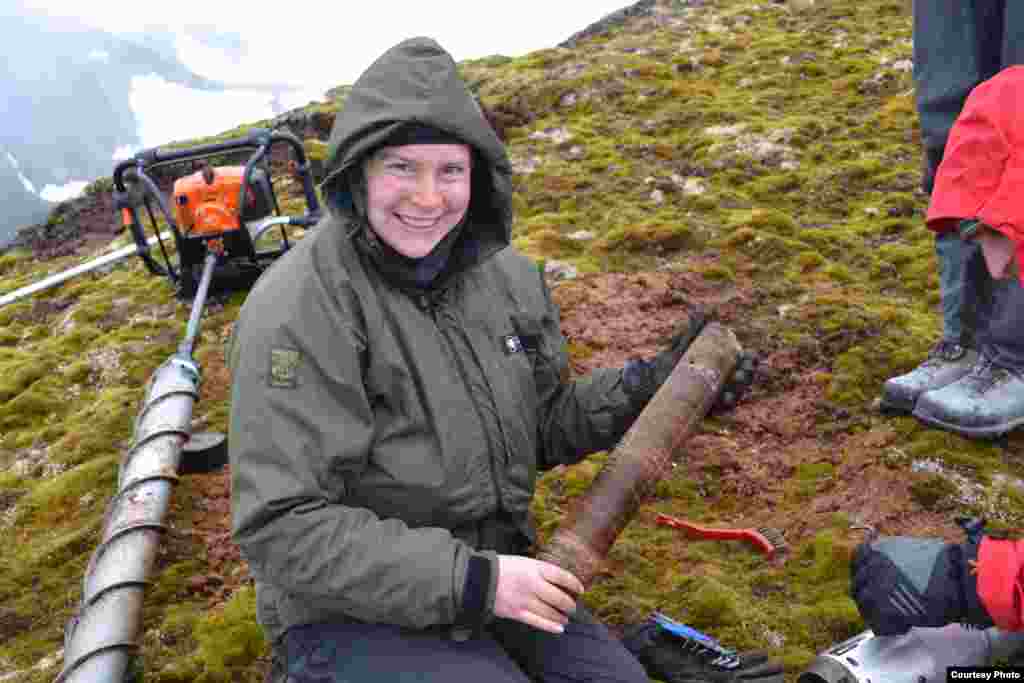 Frozen moss core over 500 years old removed from core head, Elephant Island, South Shetland Islands. (Dan Charman/Matt Amesbury)