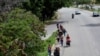 Mayoría de migrantes venezolanas sufre precariedad laboral en Colombia: informe