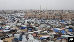 Un campamento que da cobijo a miles de palestinos a las afueras de Rafah, en la Franja de Gaza, el 27 de febrero de 2024.