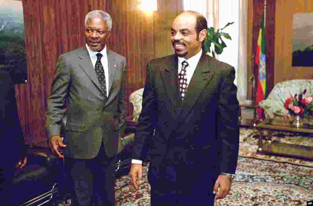 UN Secretary General Kofi Annan with Meles before their meeting in the office of the prime minister in Addis Ababa, Ethiopia, April 30, 1998.