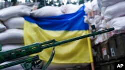 Arhiva - Položaji ukrajinske vojske u blizini Donjetska, istočna Ukrajina, 25. avgust 2016. Izjave ukrajinskog ambsadora u Srbiji o dobrovoljcima iz Srbije koji se bore na strani proruskih znaga na istoku Ukrajine pokrenule su niz diplomatskih reakcija između dve zemlje.