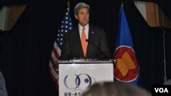 Secretary of State John Kerry talks at a Gala for 30th Anniversary of the US-ASEAN Business Council, October 02 2014.
