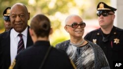 Bill Cosby arrives for his sexual assault trial with his wife Camille Cosby at the Montgomery County Courthouse in Norristown, Pa., June 12, 2017.