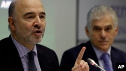 EU Finance Commissioner Pierre Moscovici speaks during a news conference in Athens, Nov. 29, 2016.