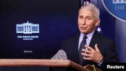 El doctor Anthony Fauci, principal asesor del presidente Joe Biden para asuntos de la pandemia, dijo que gracias al aumento en las órdenes de vacunas, cualquier persona que desee vacunarse podrá hacerlo sin retrasos en el mes de abril.