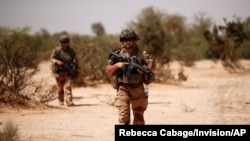 Des soldats français mènent une opération de contrôle de zone dans la région du Gourma à Ndaki, au Mali, le 27 juillet 2019.(Photo: REUTERS/Benoit Tessier)