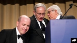 En la cena de la Asociación de Corresponsales de la Casa Blanca, los oradores defendieron la libertad de prensa, la responsabilidad y desafiaron las afirmaciones de Trump sobre informaciones falsas.
