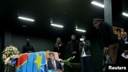 Nzoto ya nkondo Etienne Tshisekedi na matanga na Bruxelles, Belgique, le 5 février 2017.