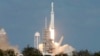 SpaceX成功發射重型火箭將特斯拉跑車送入太空