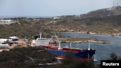 Un petrolero venezolano apostado en una terminal de crudo en la isla de Curazao, el 22 de febrero de 2019.