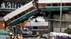 Gerbang Kereta Jatuh dari Jembatan Layang di Negara Bagian Washington, 3 Tewas