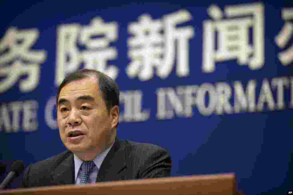 中国外交部副部长孔铉佑2018年1月26日公布北极政策白皮书。中国外交部副部长孔铉佑1月26日在宣布皮书时称,中国是“北极事务的重要利益攸关方“。中国远离北极,但是中国白皮书说,中国在地缘上是近北极国家,是陆上最接近北极圈的国家之一。20167年5月,美国海岸警卫队队司令楚孔夫特上将(Admiral PaulZukunft)说,中国在北极地区的一些活动可能会给美国国家安全带来长期隐患,例如中国船只经常出现在北冰洋,甚至在美国大陆架延伸地带实施勘察活动。