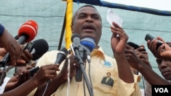 Abel Chivukuvuku 