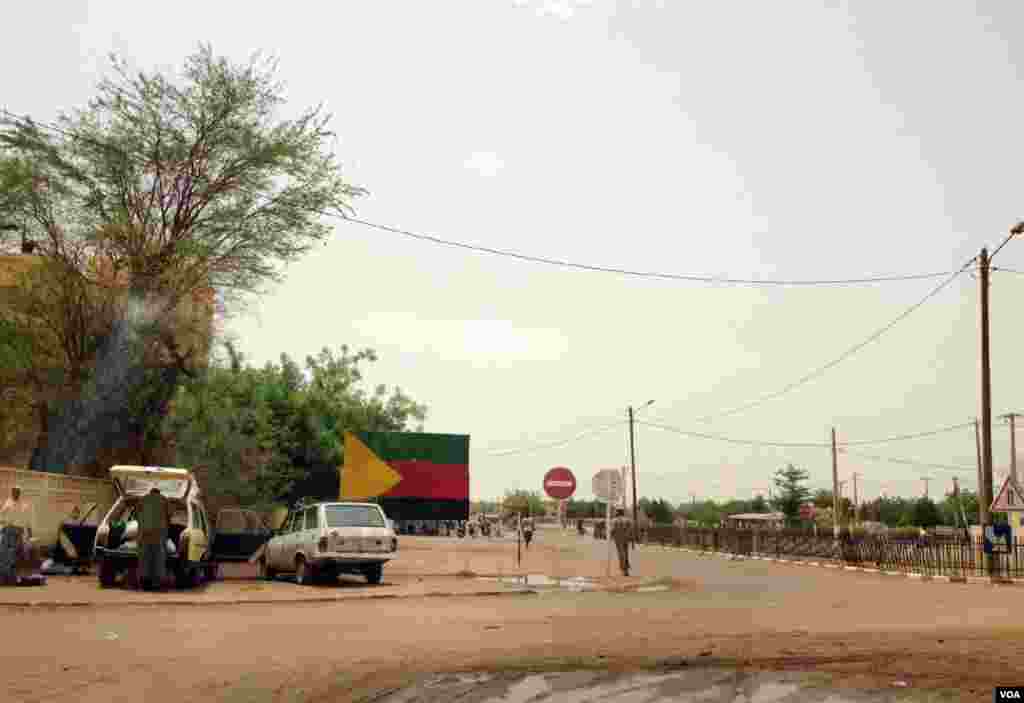 Azawad’s flag. (Idriss Fall/VOA)