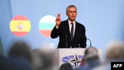 იენს სტოლტენბერგი, ნატოს გენერალური მდივანი ნატოს საპარლამენტო ასამბლეაზე.